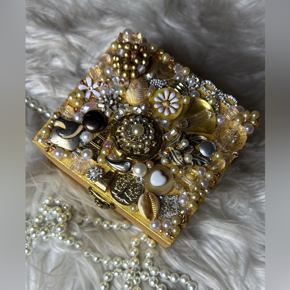 Gorgeous Hand Embellished Gold Bejeweled Trinket Box Vintage Retro Gift